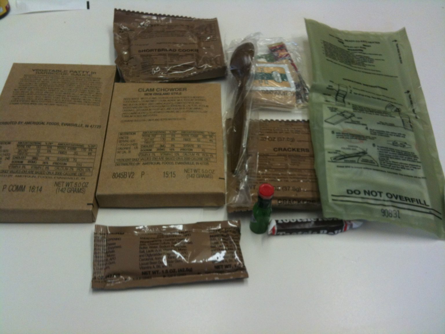 See What’s Inside an MRE (Meals Ready to Eat) - Apartment Prepper